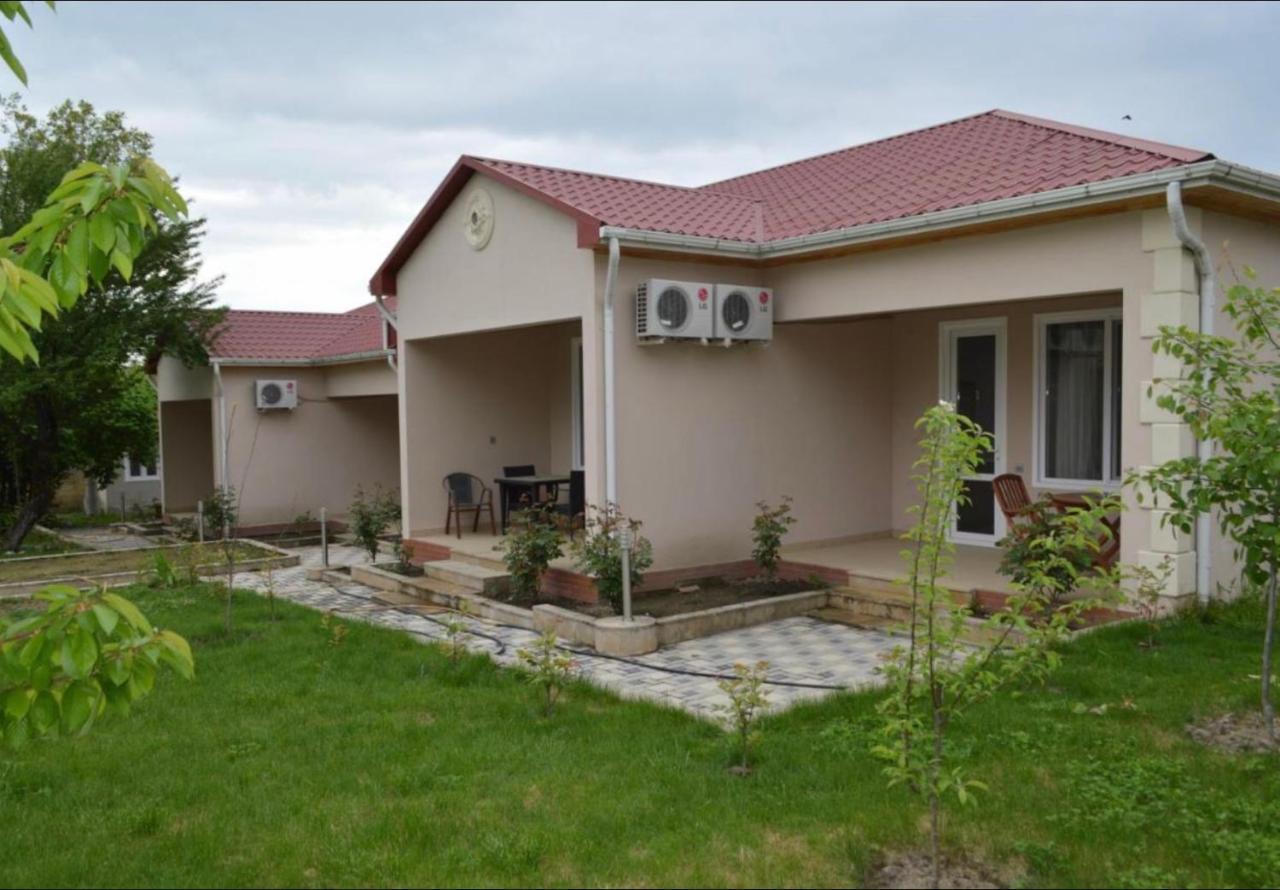 One Dom Cottage Qabala Extérieur photo